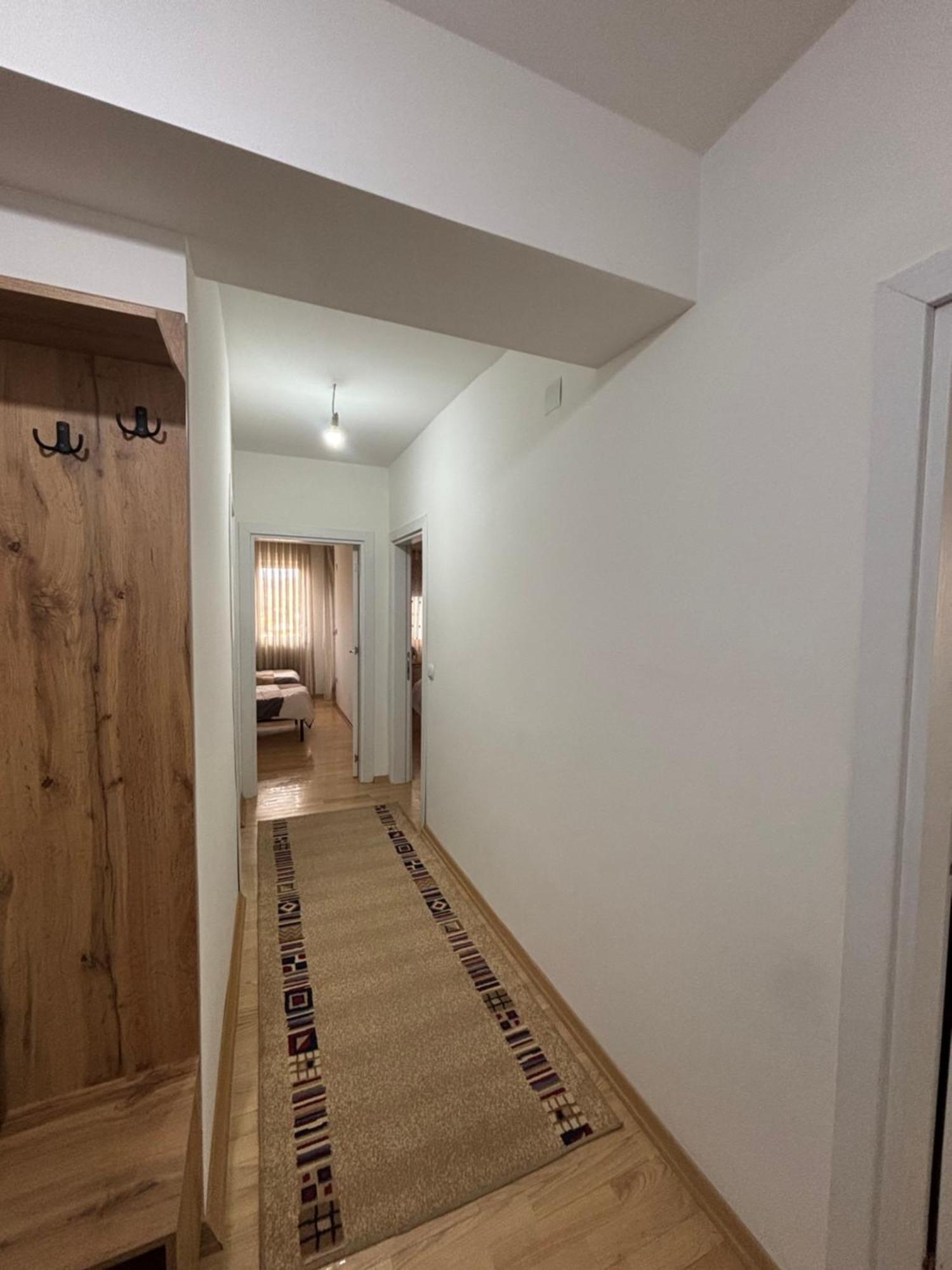 Aria Residence & Ѕра, Apartment 1-43, Level 8 비톨라 외부 사진